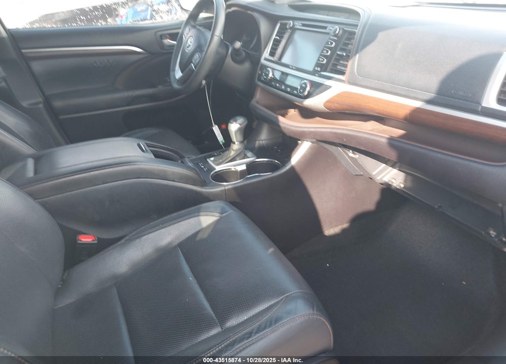 2015 TOYOTA HIGHLANDER LIMITED PLATINUM V6 VIN: 5TDYKRFH7FS111360