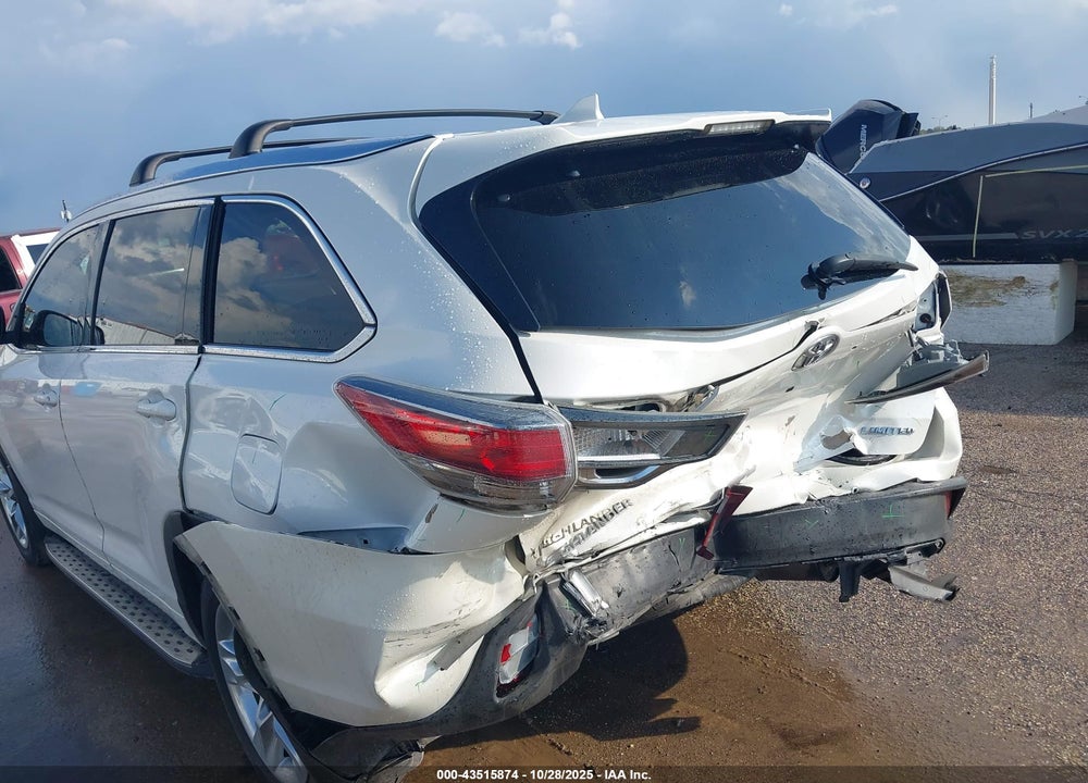 2015 TOYOTA HIGHLANDER LIMITED PLATINUM V6 VIN: 5TDYKRFH7FS111360