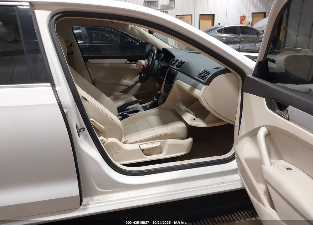 2013 VOLKSWAGEN PASSAT 2.5L SE VIN: 1VWBP7A35DC074845