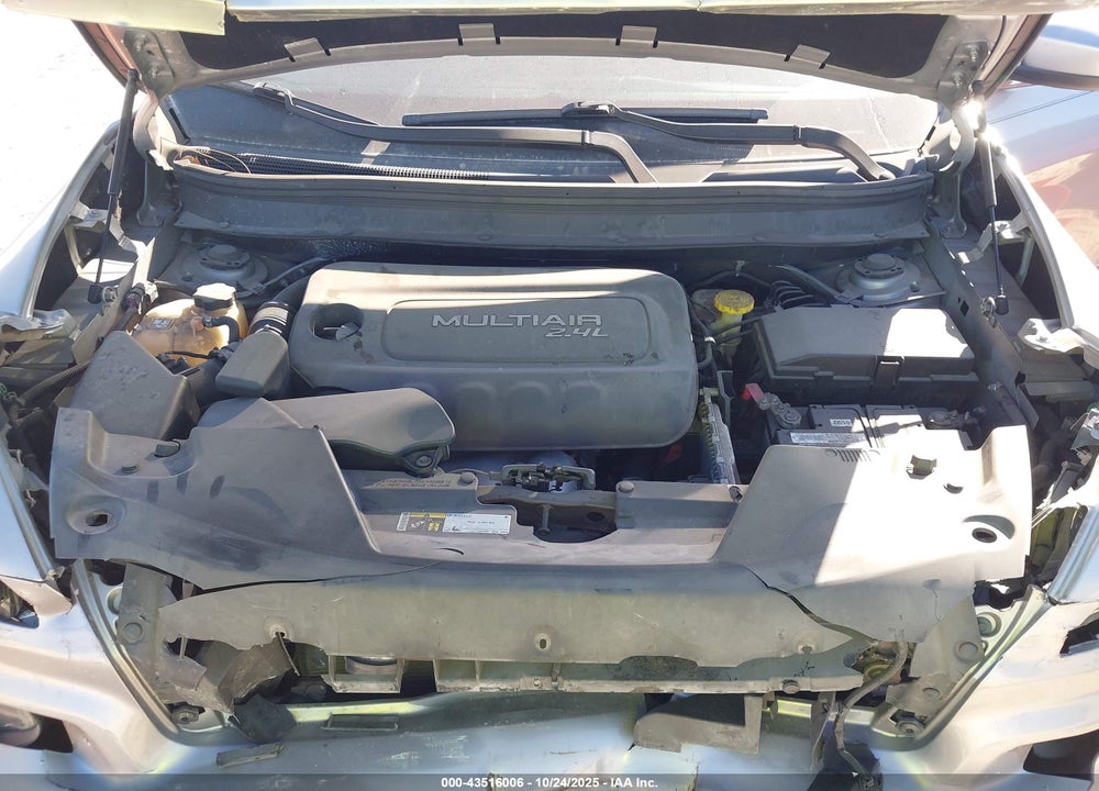 2014 JEEP CHEROKEE VIN: 1C4PJLCB5EW323829
