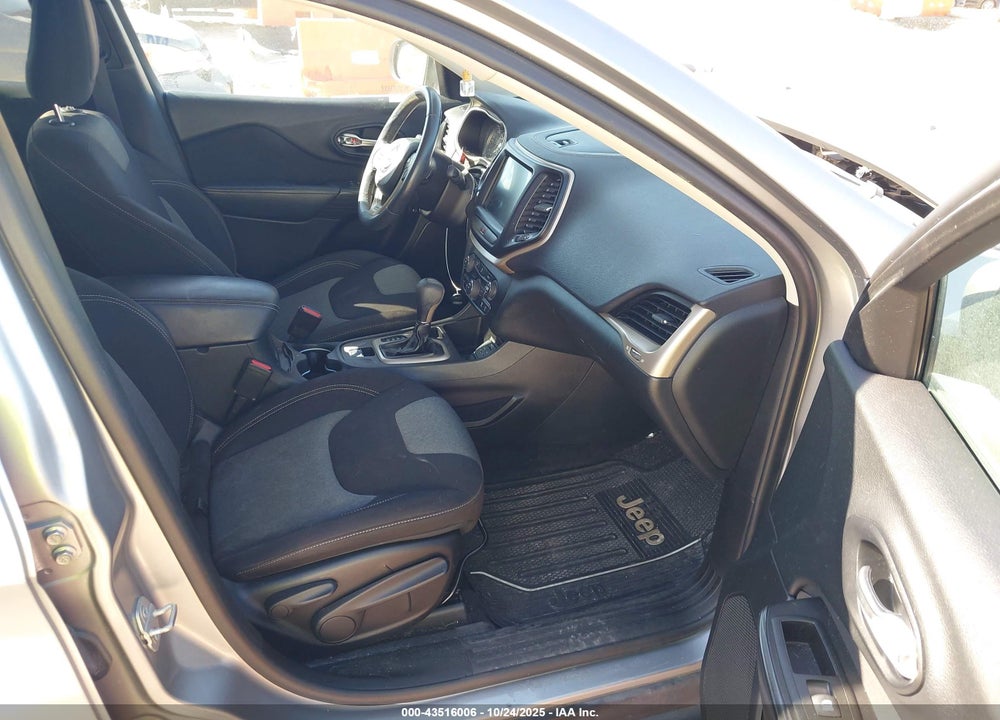 2014 JEEP CHEROKEE VIN: 1C4PJLCB5EW323829