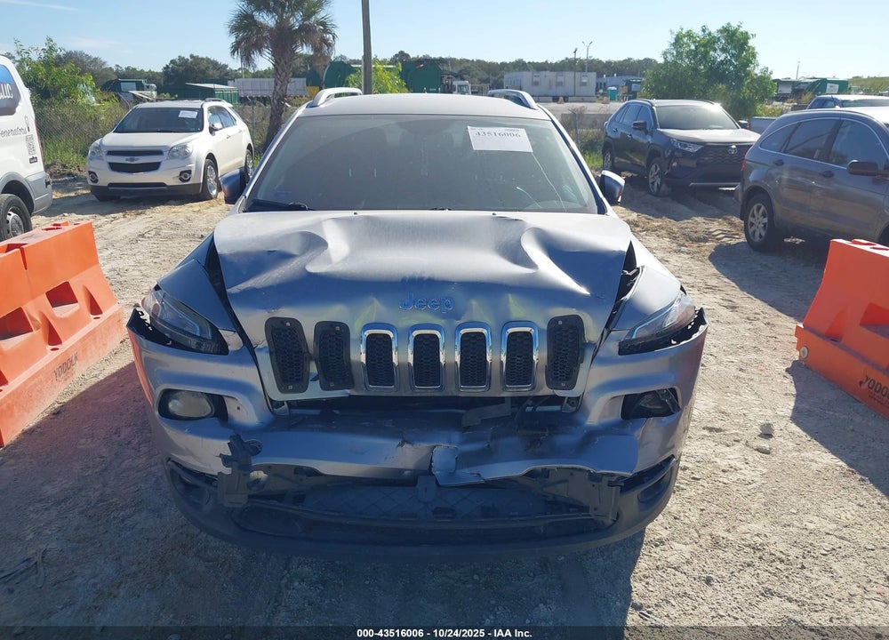 2014 JEEP CHEROKEE VIN: 1C4PJLCB5EW323829