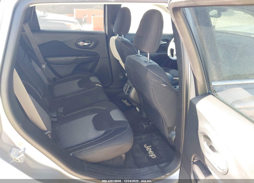2014 JEEP CHEROKEE VIN: 1C4PJLCB5EW323829