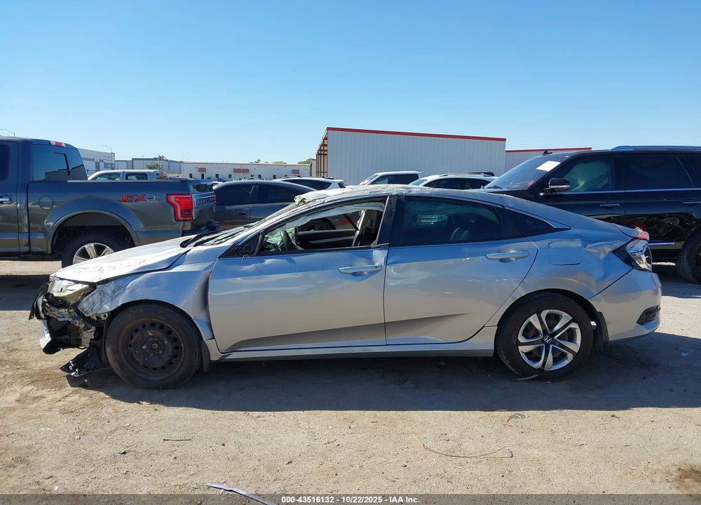 2018 HONDA CIVIC VIN: 2HGFC2F52JH557572