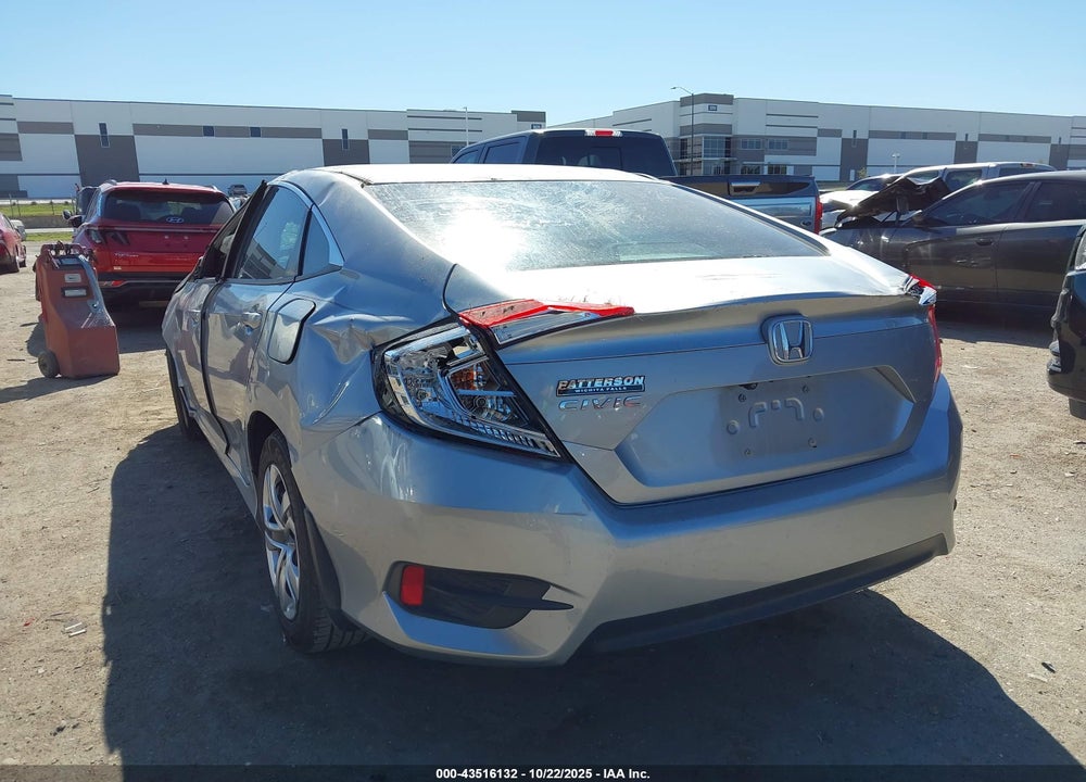 2018 HONDA CIVIC VIN: 2HGFC2F52JH557572
