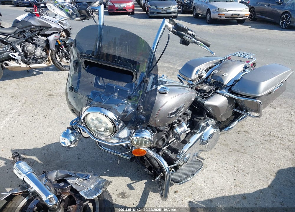 2017 HARLEY-DAVIDSON FLHR ROAD KING VIN: 1HD1FBC34HB619414