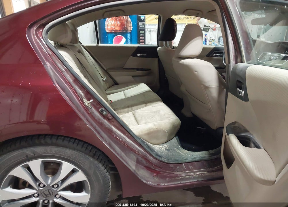 2015 HONDA ACCORD VIN: 1HGCR2F38FA055512