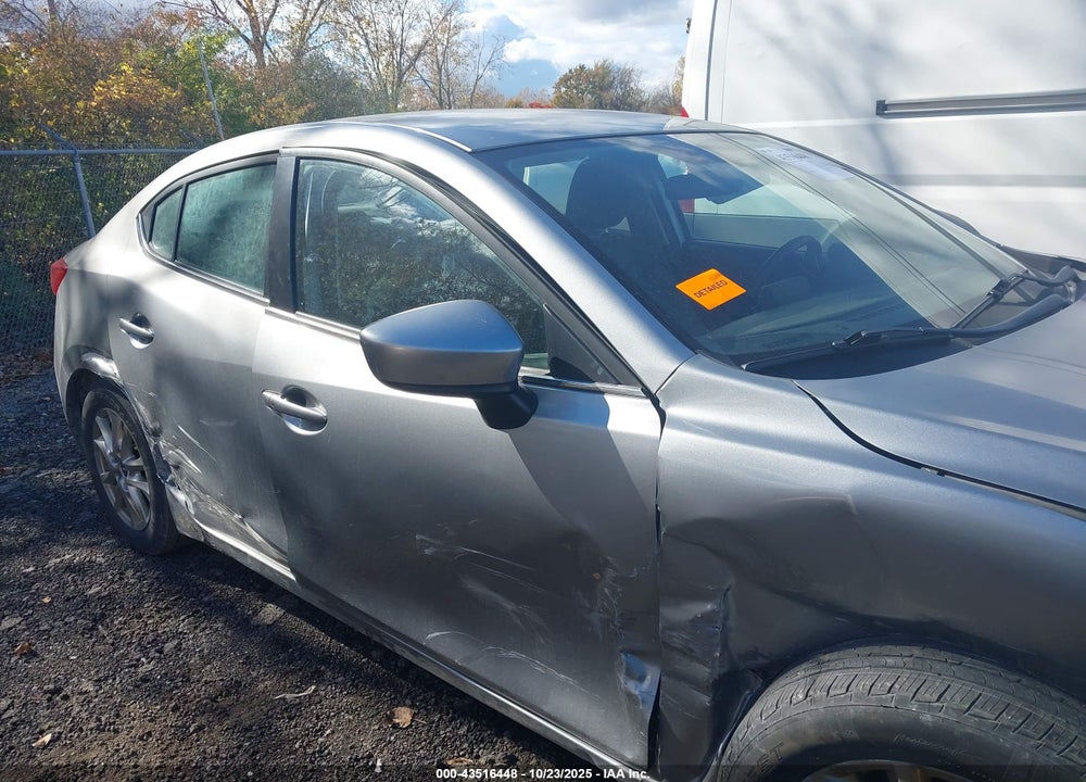2014 MAZDA 3 I TOURING VIN: JM1BM1V72E1180768