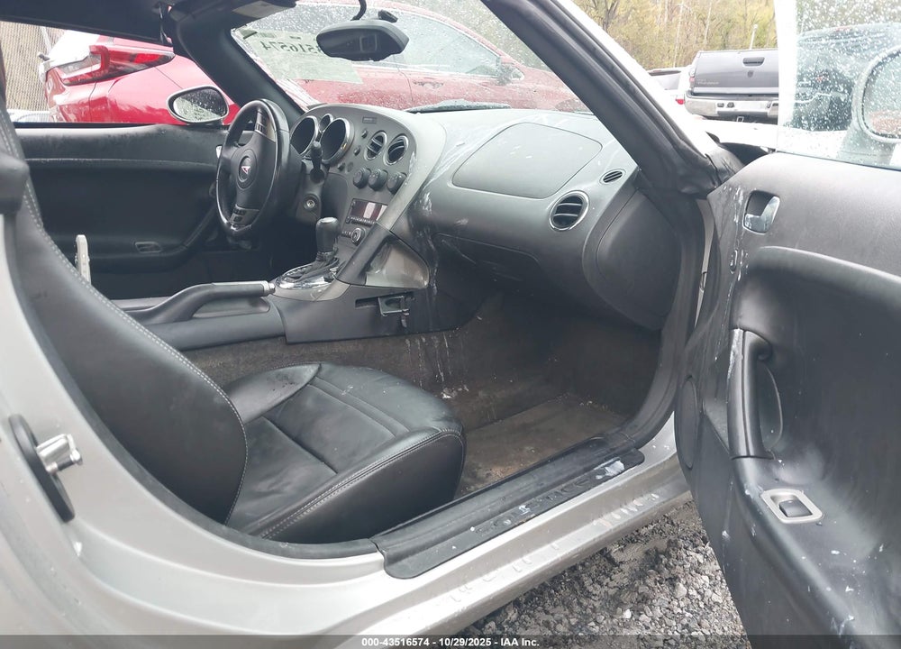 2008 PONTIAC SOLSTICE VIN: 1G2MC35B28Y111672