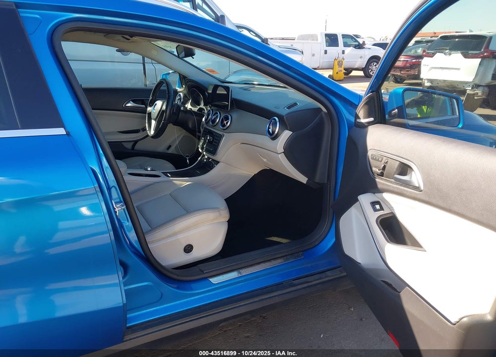 2015 MERCEDES-BENZ GLA 250 4MATIC VIN: WDCTG4GB5FJ086345