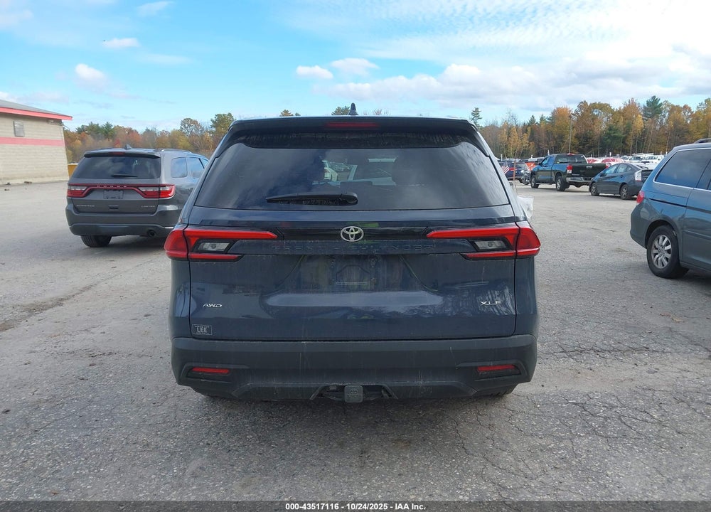 2024 TOYOTA GRAND HIGHLANDER XLE VIN: 5TDAAAB5XRS024297