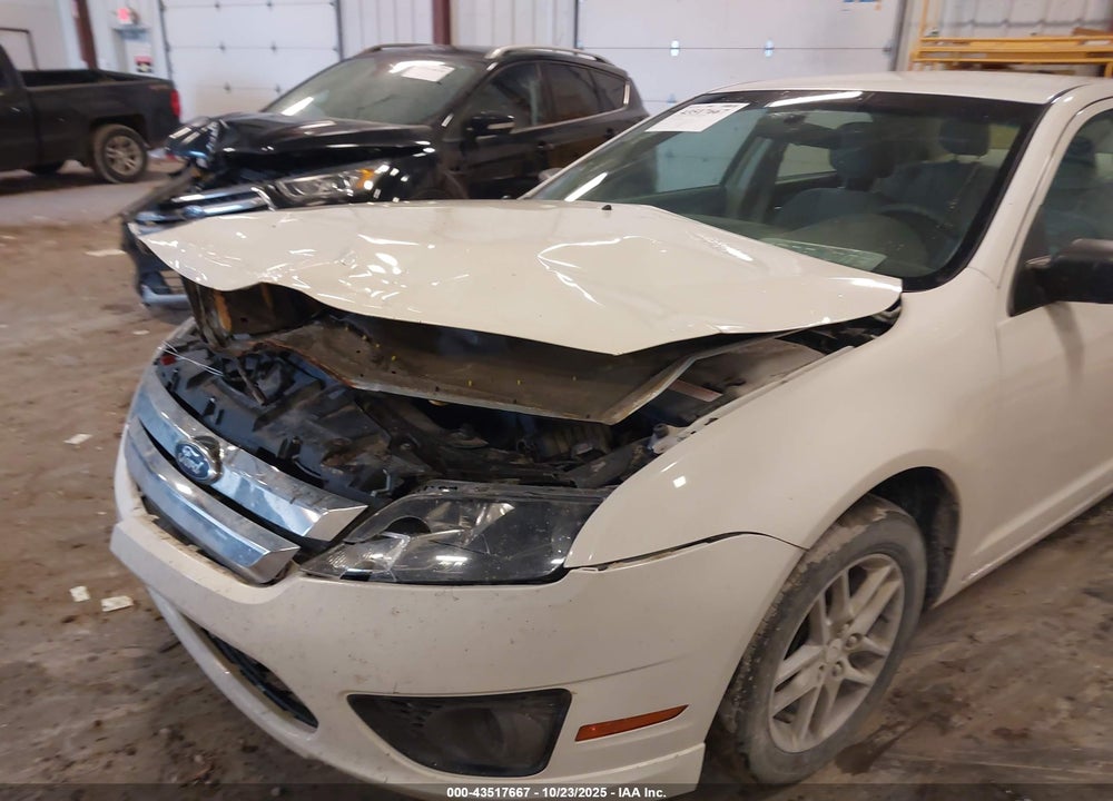 2011 FORD FUSION VIN: 3FAHP0GA3BR342032