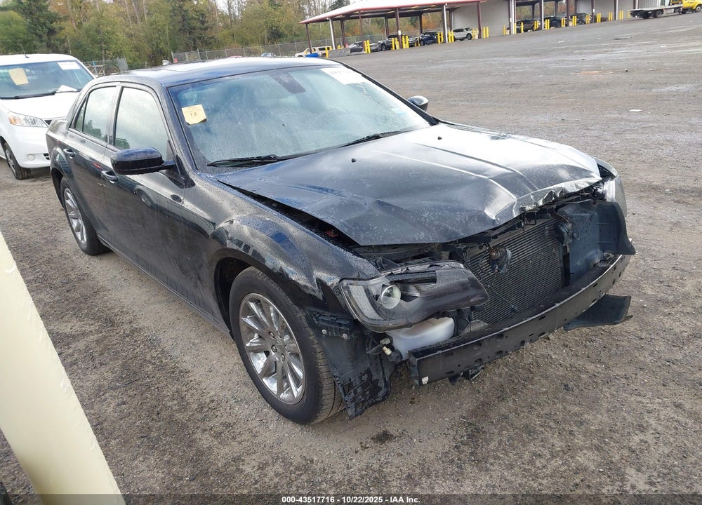 2018 CHRYSLER 300 S VIN: 2C3CCABG4JH212518