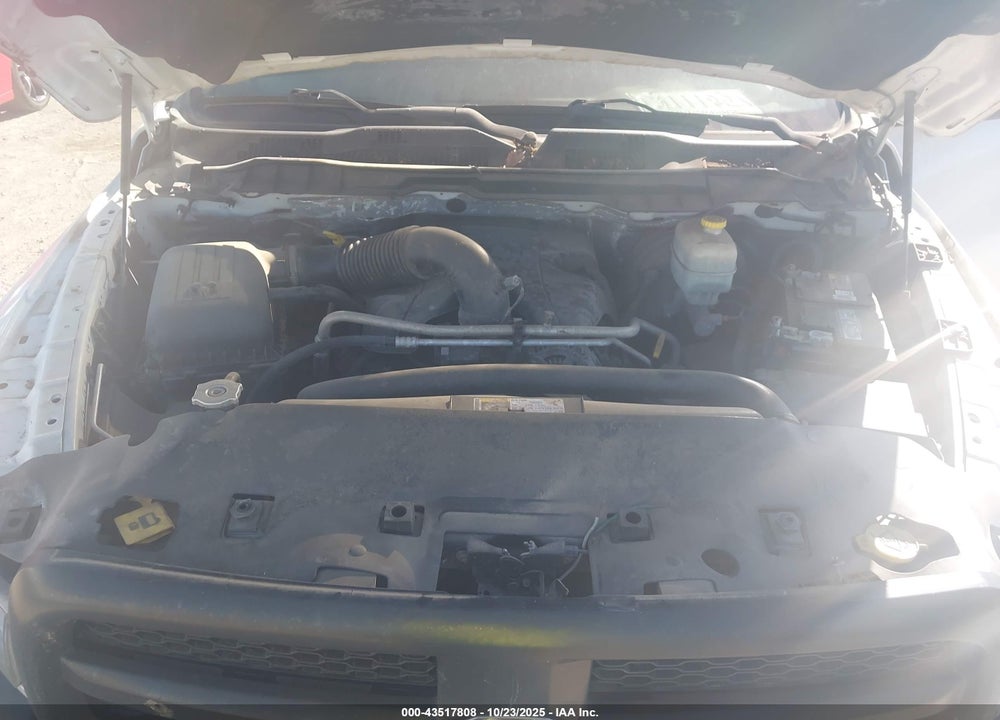2015 RAM 2500 VIN: 3C6TR5CT0FG635561