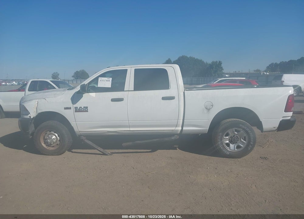 2015 RAM 2500 VIN: 3C6TR5CT0FG635561