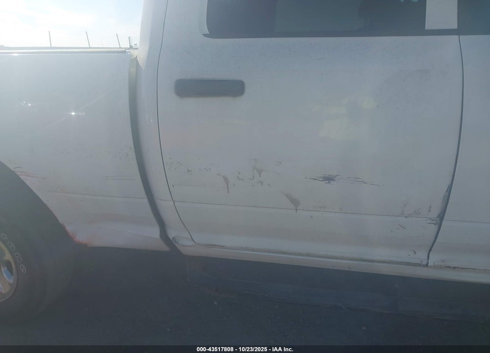 2015 RAM 2500 VIN: 3C6TR5CT0FG635561