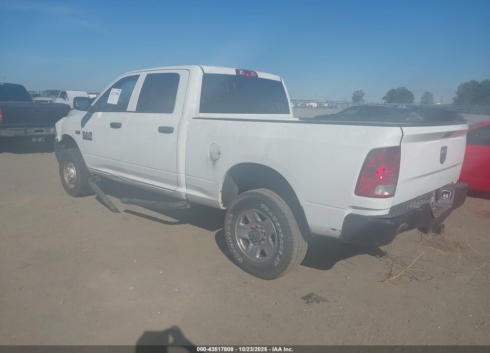 2015 RAM 2500 VIN: 3C6TR5CT0FG635561