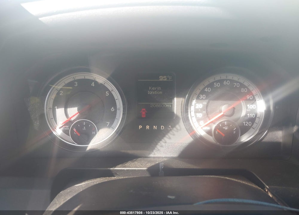2015 RAM 2500 VIN: 3C6TR5CT0FG635561