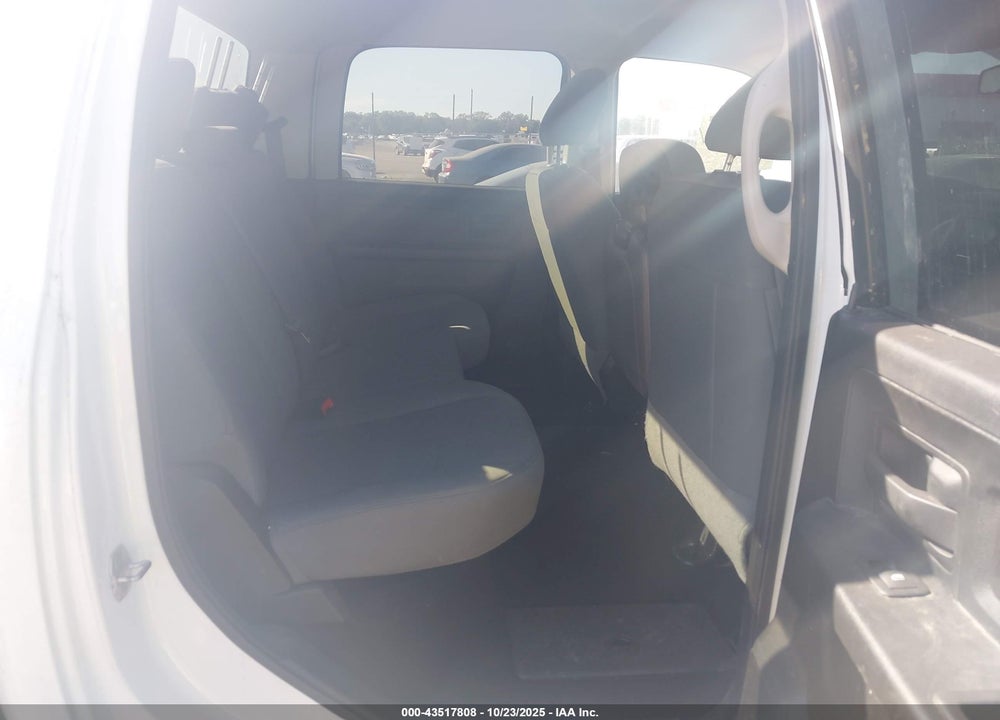 2015 RAM 2500 VIN: 3C6TR5CT0FG635561