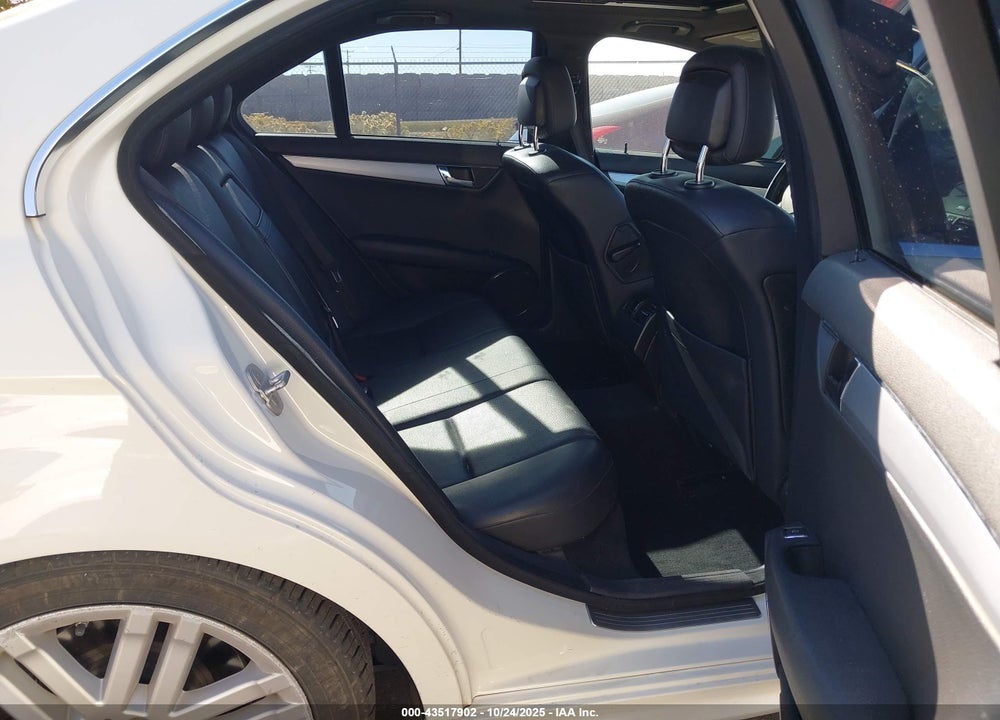 2008 MERCEDES-BENZ C 300 LUXURY/SPORT VIN: WDDGF54X88F068658