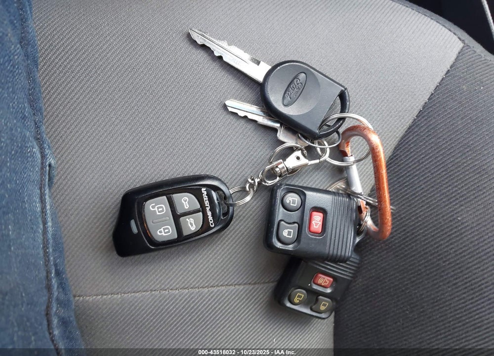 2007 FORD ESCAPE XLS/XLS MANUAL VIN: 1FMYU02Z17KA66683