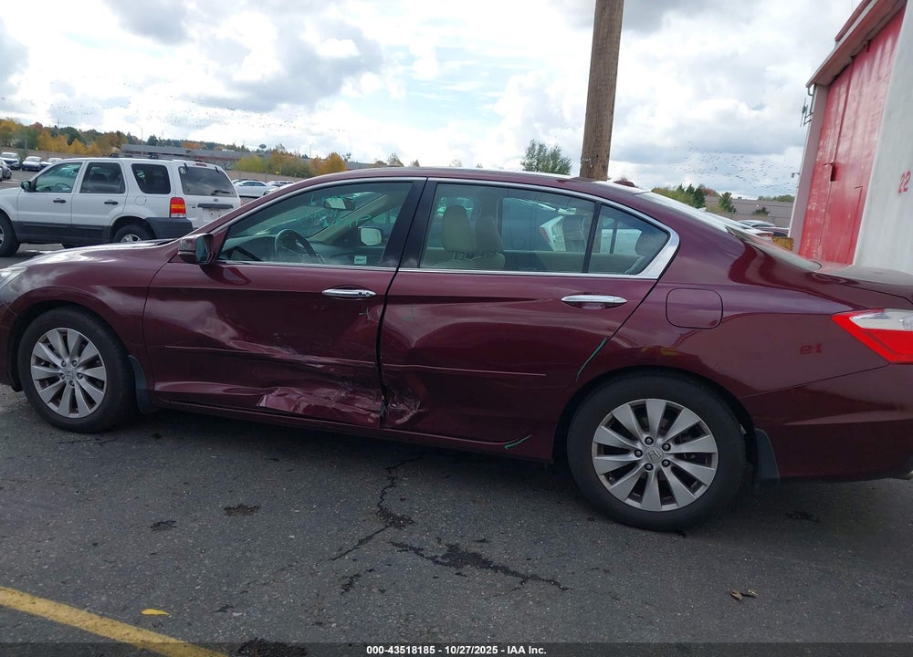 2015 HONDA ACCORD TOURING VIN: 1HGCR3F95FA020002