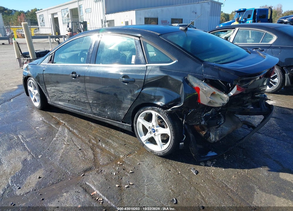2014 FORD FOCUS TITANIUM VIN: 1FADP3J22EL338915