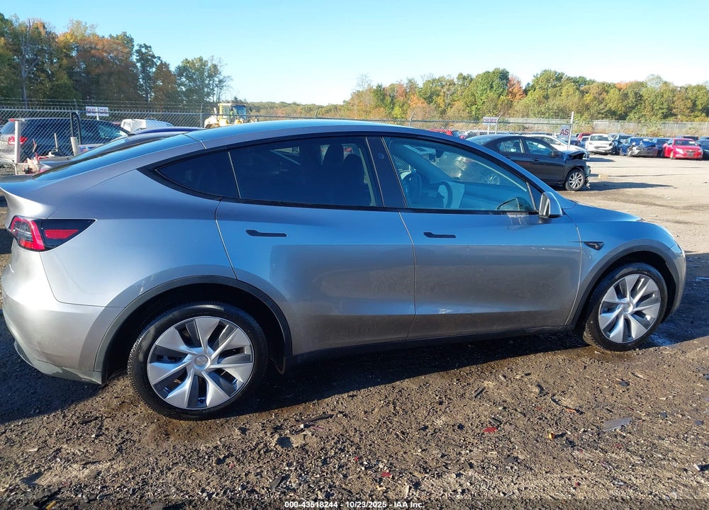 2024 TESLA MODEL Y LONG RANGE DUAL MOTOR ALL-WHEEL DRIVE VIN: 7SAYGDEEXRA284388