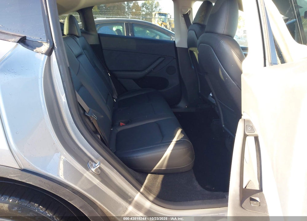 2024 TESLA MODEL Y LONG RANGE DUAL MOTOR ALL-WHEEL DRIVE VIN: 7SAYGDEEXRA284388