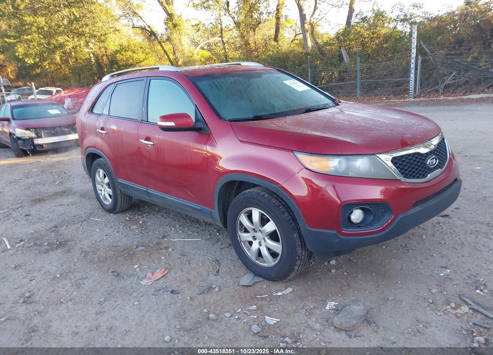 2011 KIA SORENTO LX VIN: 5XYKT4A19BG033462