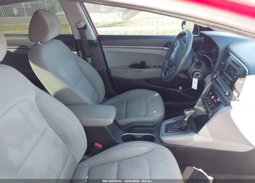 2017 HYUNDAI ELANTRA SE VIN: KMHD74LF9HU424653