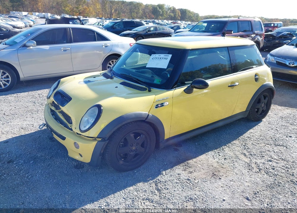 2003 MINI COOPER S VIN: WMWRE33403TD63121