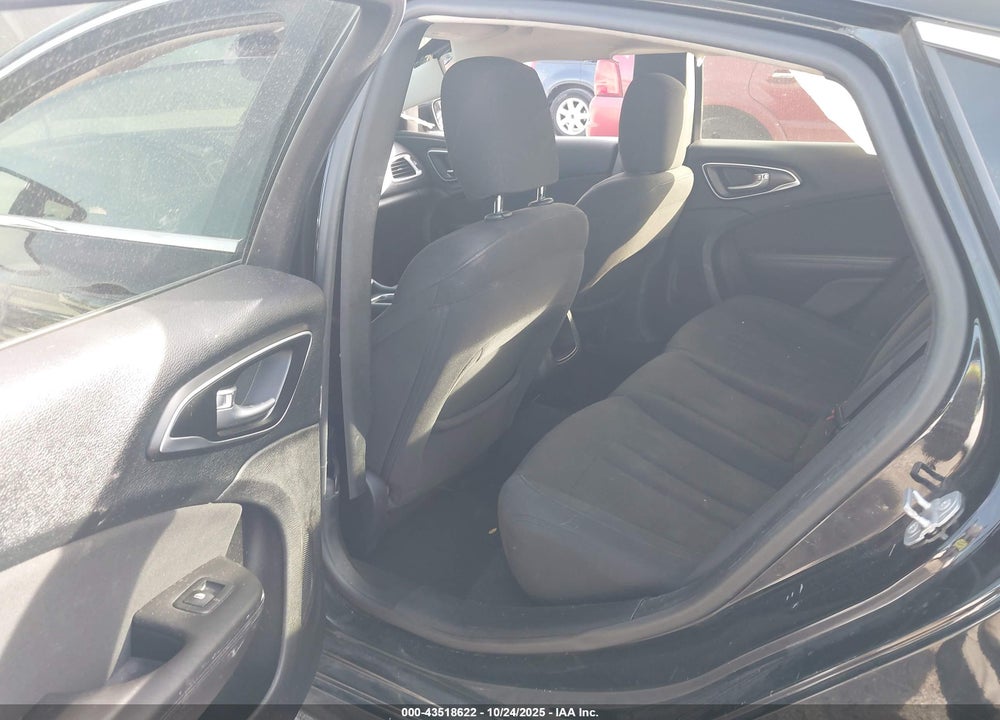 2015 CHRYSLER 200 LIMITED VIN: 1C3CCCAB8FN662625