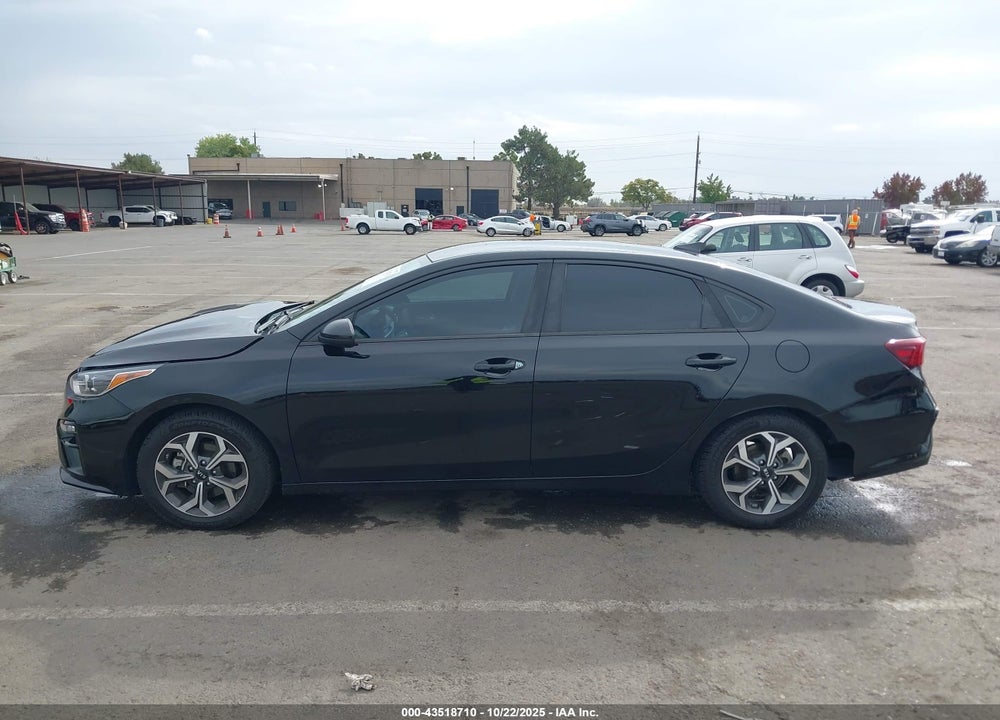 2019 KIA FORTE LXS VIN: 3KPF24ADXKE135655