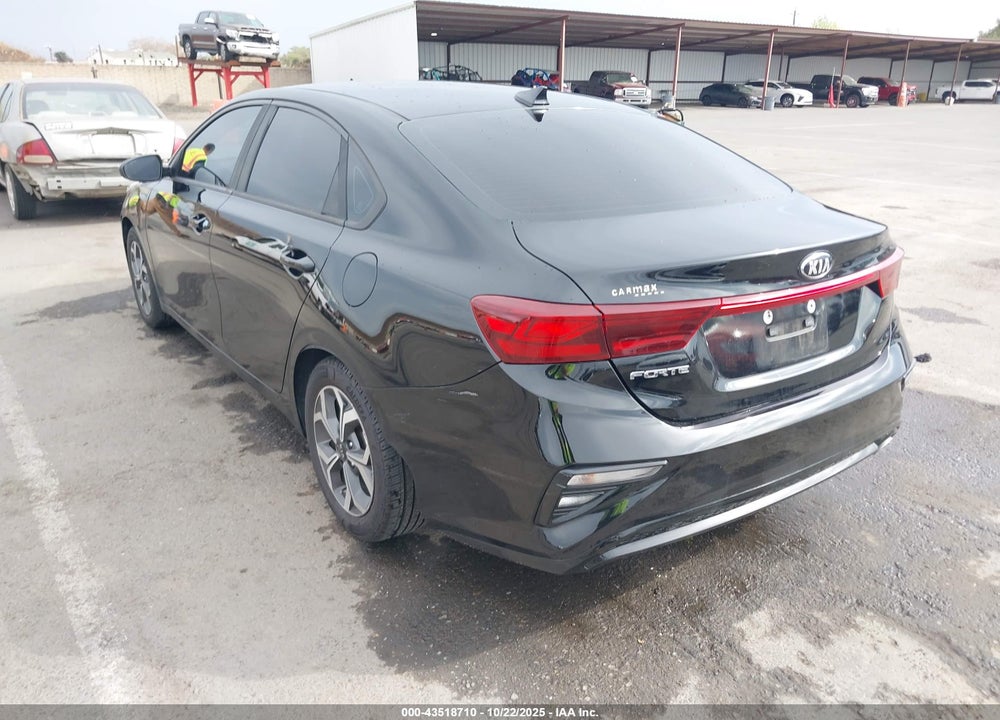 2019 KIA FORTE LXS VIN: 3KPF24ADXKE135655