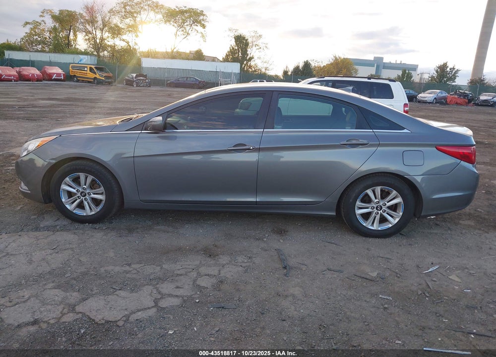 2013 HYUNDAI SONATA GLS VIN: 5NPEB4ACXDH628835