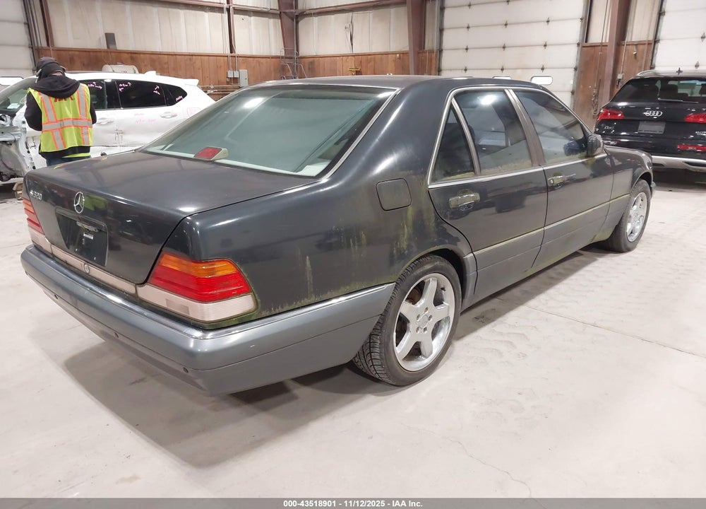 1995 MERCEDES-BENZ S 320W VIN: WDBGA32E8SA267033