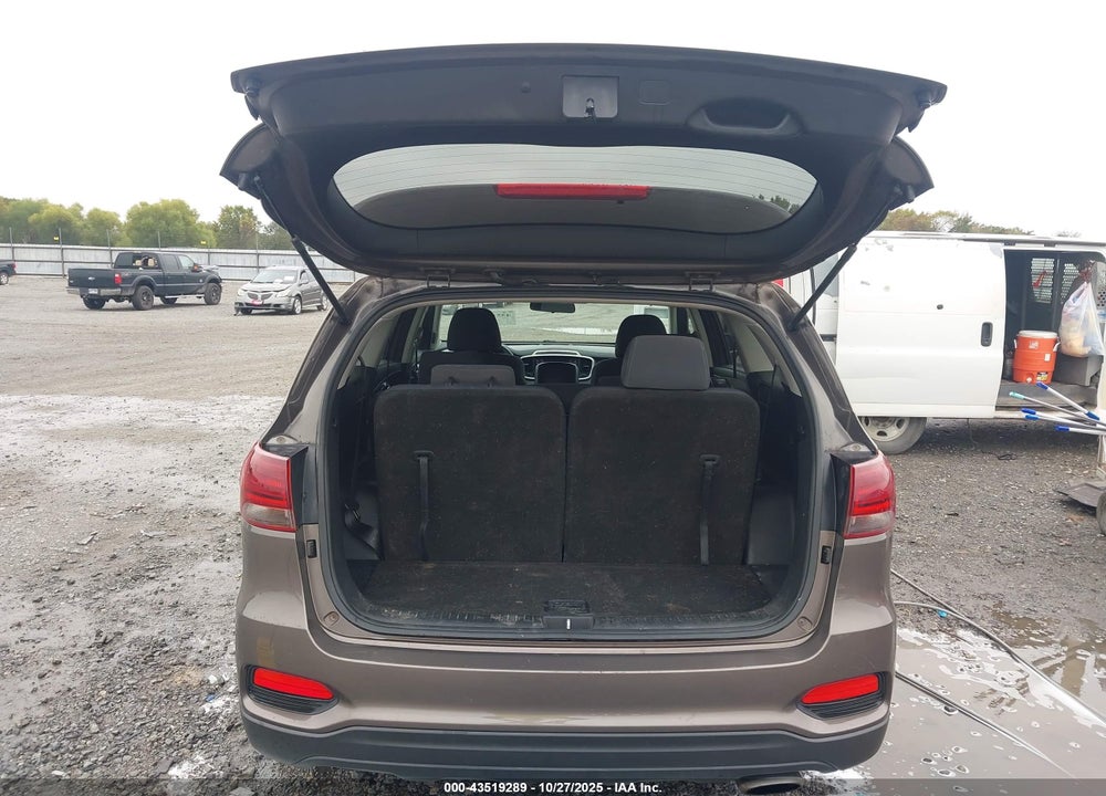 2019 KIA SORENTO VIN: 5XYPGDA5XKG447203