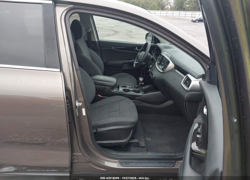 2019 KIA SORENTO VIN: 5XYPGDA5XKG447203