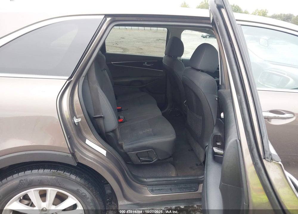 2019 KIA SORENTO VIN: 5XYPGDA5XKG447203