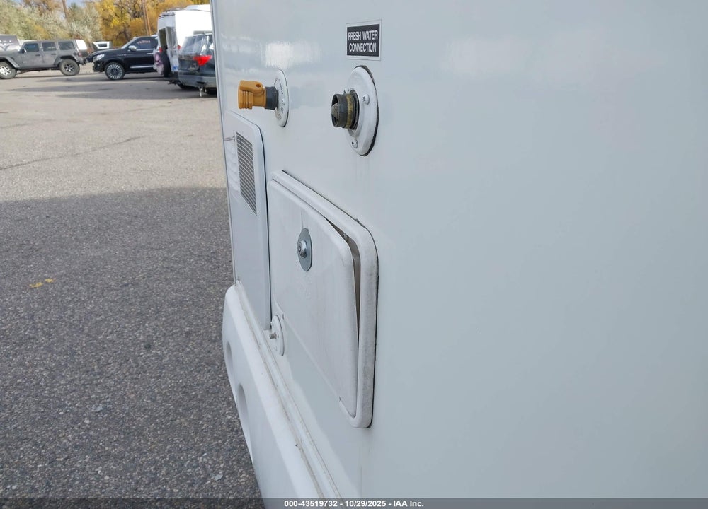 2010 KOMFORT TRAILBLAZER LITE 220LS TRAVEL TRAILER VIN: 1K52KLK2XA2040068
