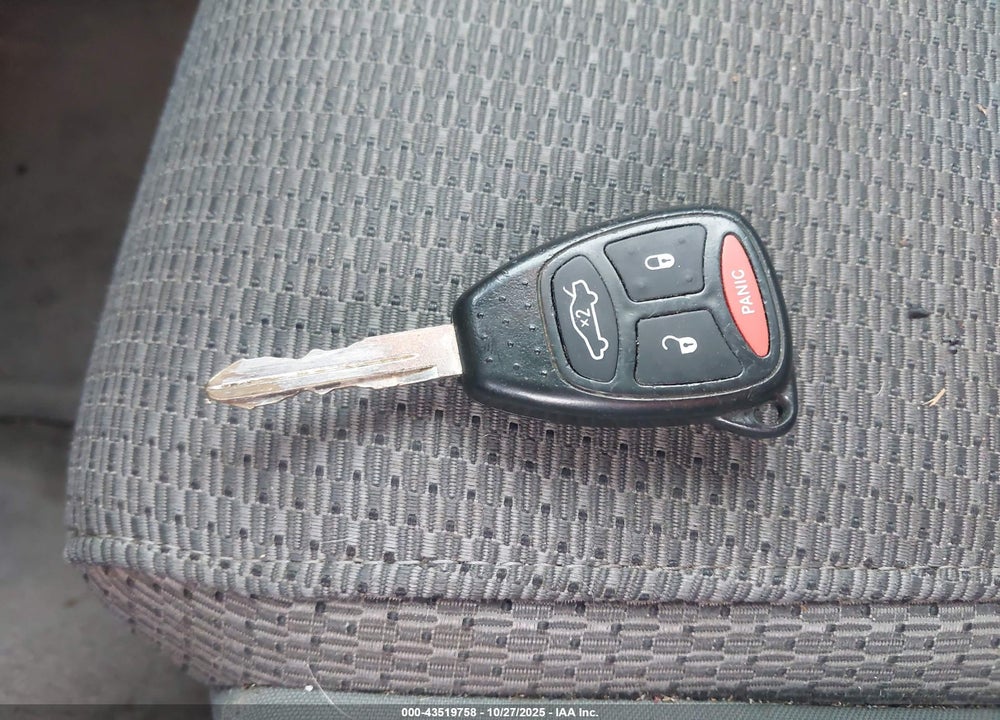 2007 JEEP COMMANDER VIN: 1J8HG48K27C512615