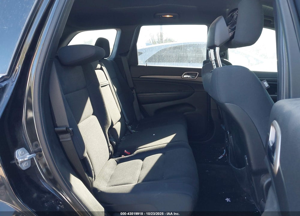 2015 JEEP GRAND CHEROKEE LAREDO VIN: 1C4RJEAG5FC808333