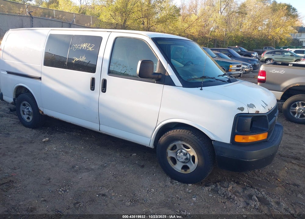 2008 CHEVROLET EXPRESS VIN: 1GCFH154981229481