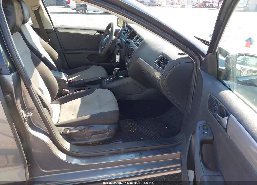 2017 VOLKSWAGEN JETTA 1.4T S VIN: 3VW2B7AJ0HM395015