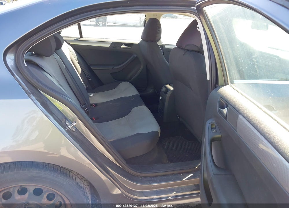 2017 VOLKSWAGEN JETTA 1.4T S VIN: 3VW2B7AJ0HM395015