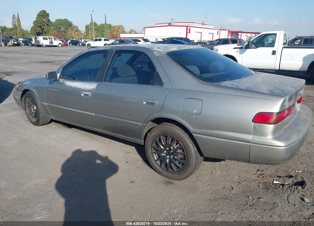 1999 TOYOTA CAMRY LE VIN: JT2BG22K7X0320367