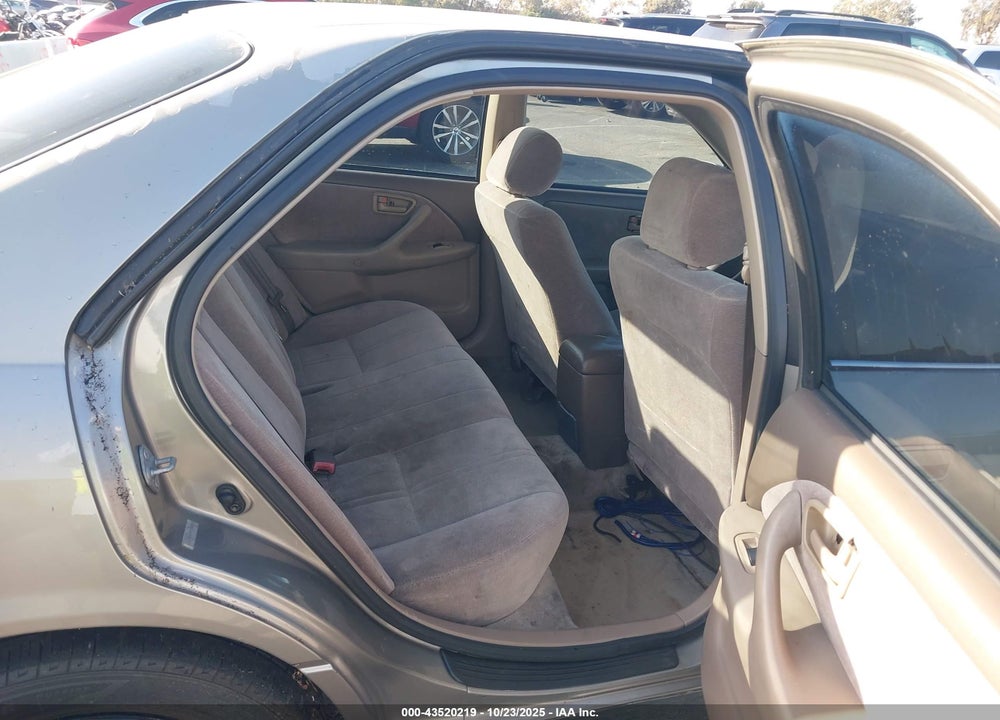 1999 TOYOTA CAMRY LE VIN: JT2BG22K7X0320367