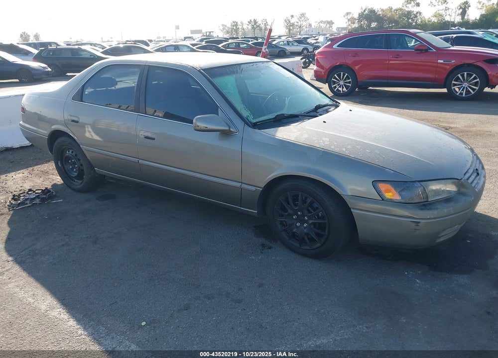 1999 TOYOTA CAMRY LE VIN: JT2BG22K7X0320367