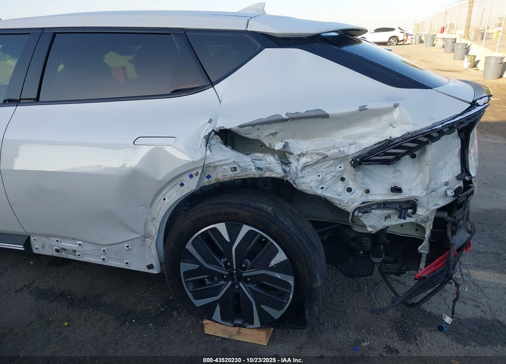 2024 KIA EV6 LIGHT VIN: KNDC34LB9R5619866